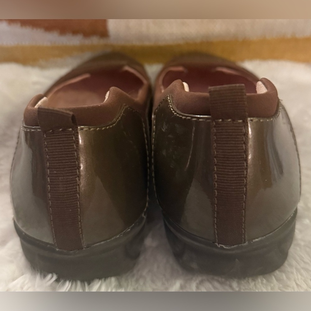 Taryn Rose Adin Ballet Flats Women’s 7M Taupe Brown Patent Leather Comfort Shoes - Picture 4 of 6